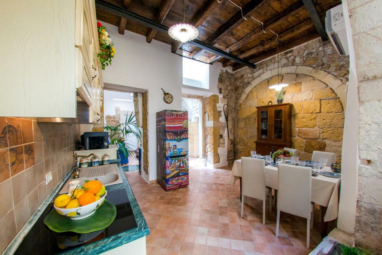 Ortigia Ancient House Apartment Syracuse Ngoại thất bức ảnh